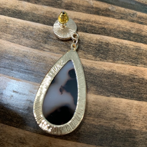 New gold drop earrings - Picture 4 of 6